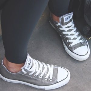 GREY CONVERSE SIZE WOMENS 9
